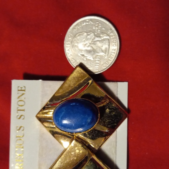 Genuine semi precious Blue Lapis in a goldtone setting - Picture 2 of 3